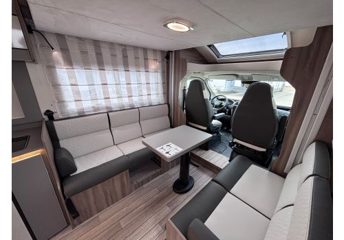 Low Profile Motorhome ROLLER TEAM Kronos 234 TL Black Edition en Catalog