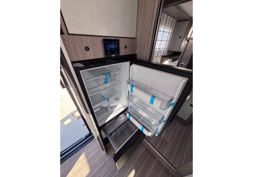 Low Profile Motorhome ROLLER TEAM Zefiro 266 TL Power Edition en Catalog