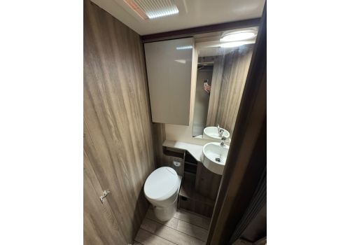 Capuchina Motorhome ROLLER TEAM Kronos 284 M en Sale Occasion