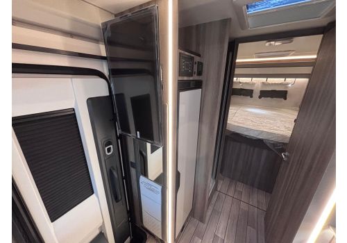 Low Profile Motorhome ROLLER TEAM Kronos 267 TL Black Edition en Catalog