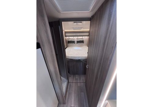 Low Profile Motorhome ROLLER TEAM Kronos 267 TL Black Edition en Catalog