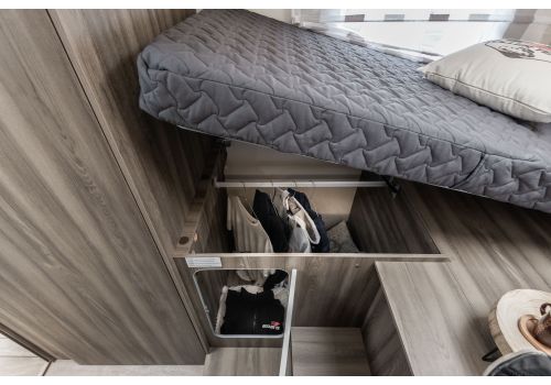 Low Profile Motorhome ROLLER TEAM Kronos 288TL Black Edition en Catalog