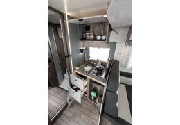 Low Profile Motorhome ROLLER TEAM Kronos 288TL Black Edition en Catalog