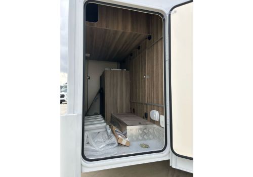 Low Profile Motorhome ROLLER TEAM Kronos 230 TL Fit en Catalog