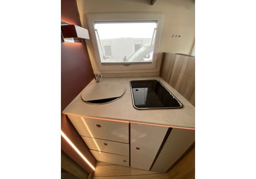 Low Profile Motorhome ROLLER TEAM Kronos 288 TL Spring Edition en Rent