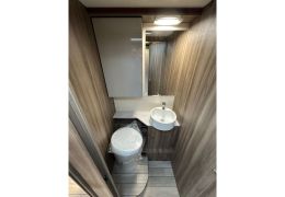 Low Profile Motorhome ROLLER TEAM Kronos 288 TL Spring Edition en Rent