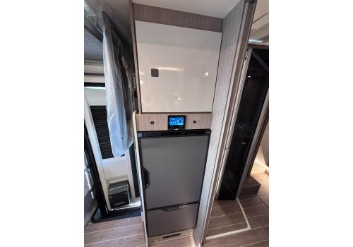 Low Profile Motorhome ROLLER TEAM Zefiro 266 TL en Catalog