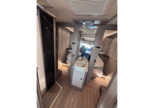 Low Profile Motorhome ROLLER TEAM Zefiro 266 TL en Catalog
