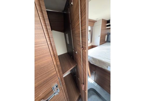 Integral Motorhome CARTHAGO Chic C-Line I 5.0 L QB en Catalog
