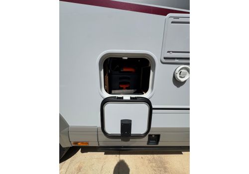 Integral Motorhome CARTHAGO Chic C-Line I 5.0 L QB en Catalog