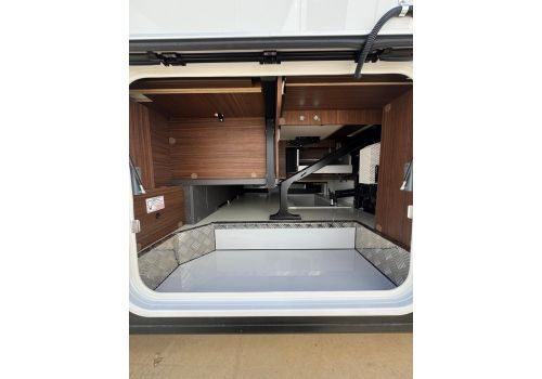 Integral Motorhome CARTHAGO Chic C-Line I 5.0 L QB en Catalog