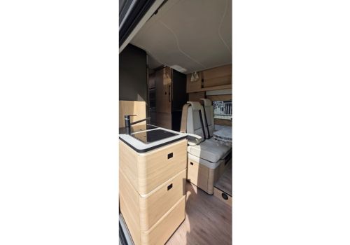 Camper Van DREAMER Living Van en Catalog