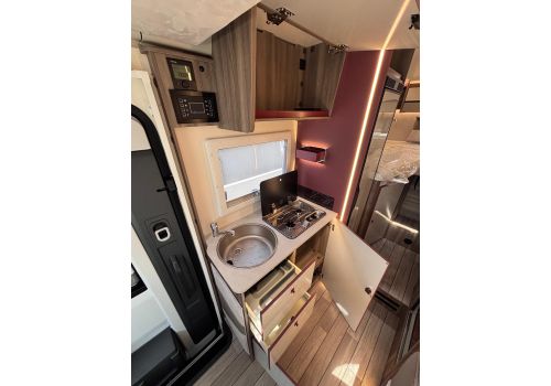 Low Profile Motorhome ROLLER TEAM Kronos 281 TL FIT en Catalog