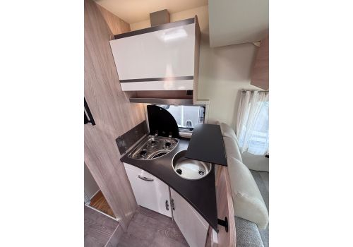 Low Profile Motorhome GIOTTILINE Siena 395 Privilege en Sale Occasion