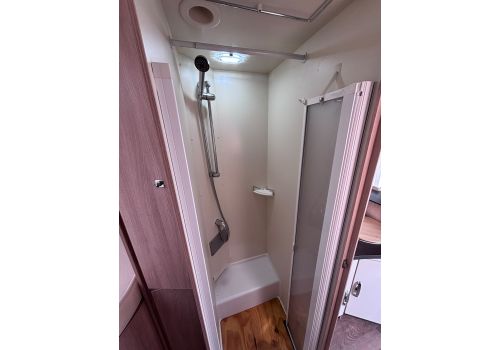 Low Profile Motorhome GIOTTILINE Siena 395 Privilege en Sale Occasion
