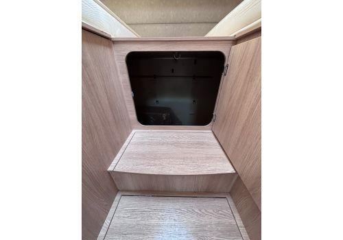 Low Profile Motorhome GIOTTILINE Siena 395 Privilege en Sale Occasion