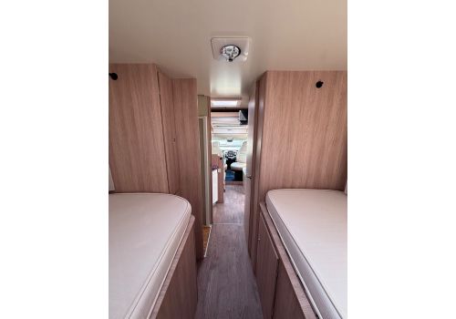 Low Profile Motorhome GIOTTILINE Siena 395 Privilege en Sale Occasion