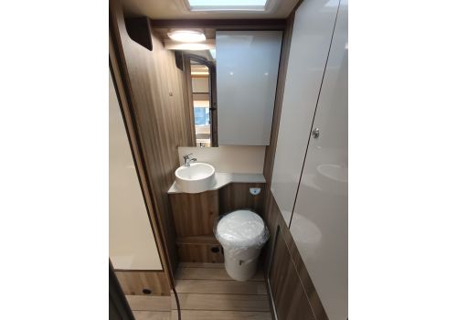 Low Profile Motorhome ROLLER TEAM Kronos Fit 230 TL en Catalog
