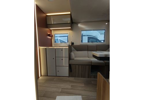 Low Profile Motorhome ROLLER TEAM Kronos Fit 230 TL en Catalog