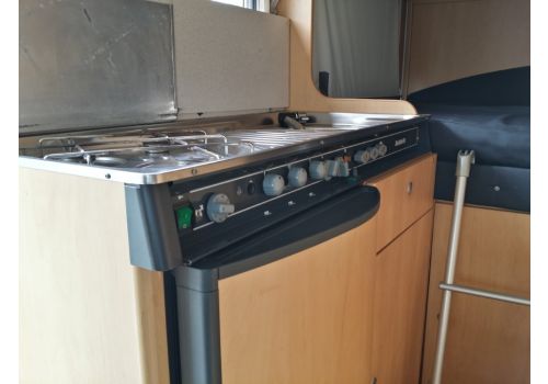Low Profile Motorhome DETHLEFFS Globebus T-1 en Sale Occasion