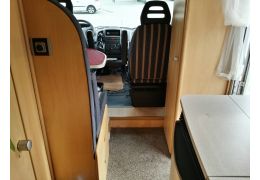 Low Profile Motorhome DETHLEFFS Globebus T-1 en Sale Occasion