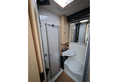 Low Profile Motorhome SUNLIGHT T58 en Catalog