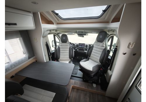 Low Profile Motorhome SUNLIGHT T58 en Catalog