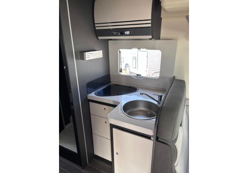 Low Profile Motorhome ROLLER TEAM Kronos 284 TL en Sale Occasion