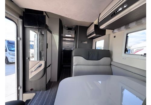 Low Profile Motorhome ROLLER TEAM Kronos 284 TL en Sale Occasion
