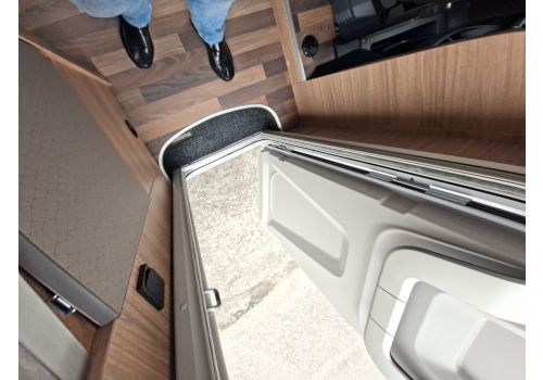 Low Profile Motorhome WEINSBERG R57 en Sale Occasion