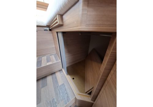 Low Profile Motorhome WEINSBERG R57 en Sale Occasion