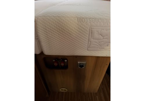 Low Profile Motorhome BURSTNER Nexxo T660 en Sale Occasion