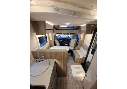 Low Profile Motorhome ROLLER TEAM Kronos Fit 294 en Catalog