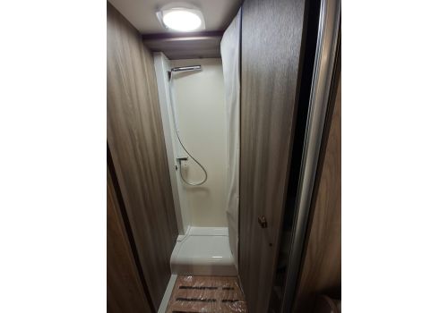 Low Profile Motorhome ROLLER TEAM Kronos Fit 294 en Catalog