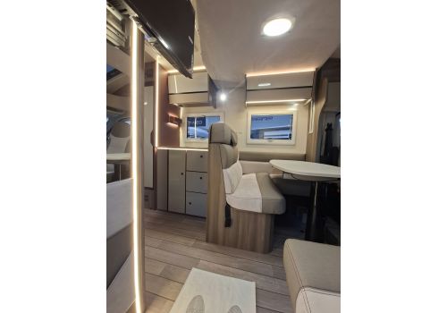 Low Profile Motorhome ROLLER TEAM Kronos Fit 294 en Catalog