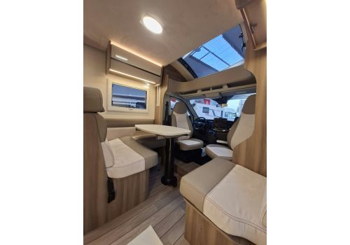 Low Profile Motorhome ROLLER TEAM Kronos Fit 294 en Catalog