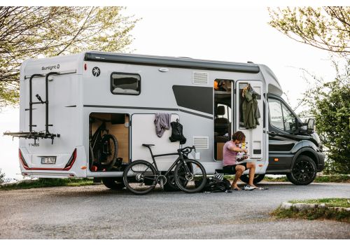 Low Profile Motorhome SUNLIGHT UNLDT T7433Q 2027 en Catalog