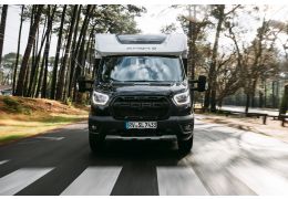 SUNLIGHT T 7433Q · Low Profile Motorhome 