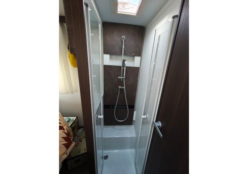 Low Profile Motorhome ADRIA Matrix Supreme 670SC en Sale Occasion