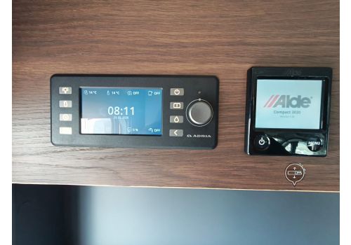 Low Profile Motorhome ADRIA Matrix Supreme 670SC en Sale Occasion