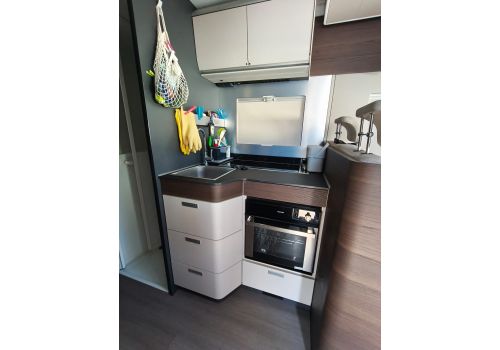 Low Profile Motorhome ADRIA Matrix Supreme 670SC en Sale Occasion
