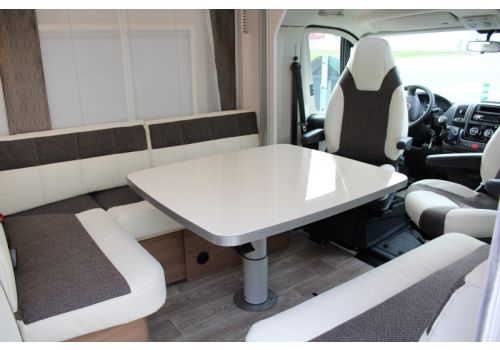 Low Profile Motorhome DETHLEFFS Trend T 6767 en Sale Occasion