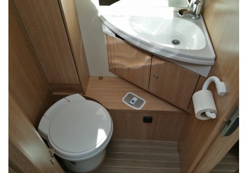 Low Profile Motorhome SUNLIGHT T 69 S modelo 2017 en Sale Occasion