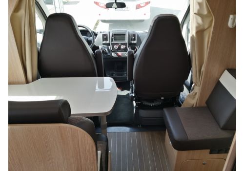 Low Profile Motorhome SUNLIGHT T 69 S modelo 2017 en Sale Occasion