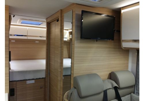 Low Profile Motorhome DETHLEFFS Globebus T 1 modelo 2017 en Sale Occasion