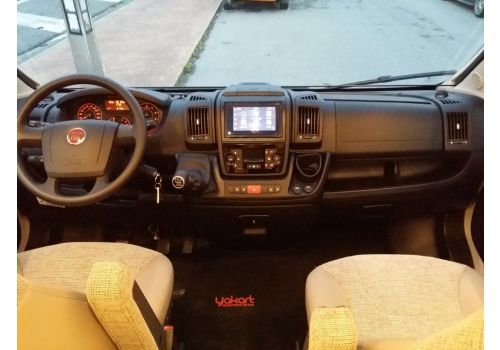 Low Profile Motorhome DETHLEFFS Globebus T 1 modelo 2017 en Sale Occasion