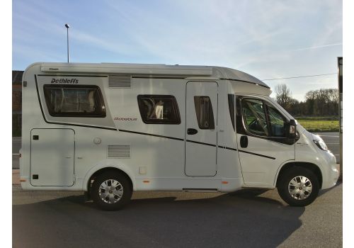Low Profile Motorhome DETHLEFFS Globebus T 1 modelo 2017 en Sale Occasion