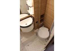 Low Profile Motorhome DETHLEFFS Globebus T 1 modelo 2017 en Sale Occasion