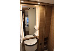 Low Profile Motorhome DETHLEFFS Globebus T 1 modelo 2017 en Sale Occasion
