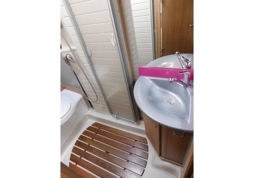 Low Profile Motorhome BURSTNER T664 en Sale Occasion